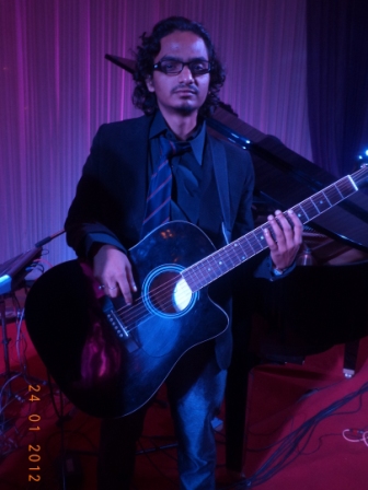 male guitar players amritsar