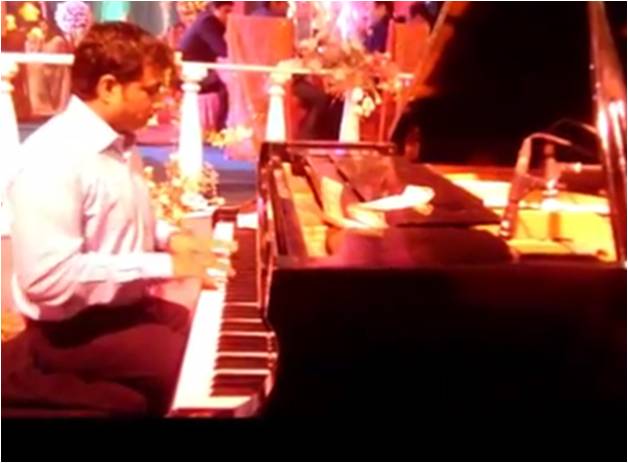 male piano player amritsar